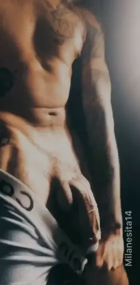 Get on your knees, your breakfast is ready 😏