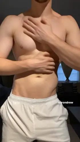 Come ride me and let’s see who cums first 💦