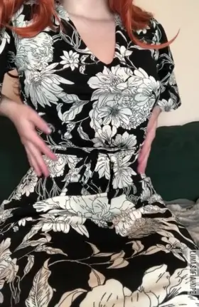 Come watch me being naughty on onlyfans- lunasofiahope 😈