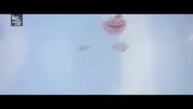 Bruna Marquezine nua em 