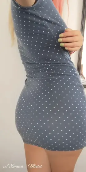 ¿Would you mind if I don't wear panties on our first date? Tight dress means no panties after all