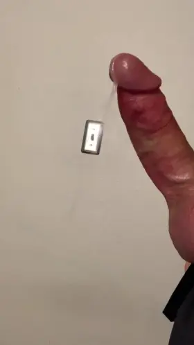 Since you all liked my first hands free cum gif so much...