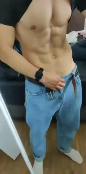 He’s a keeper! [Not OC]