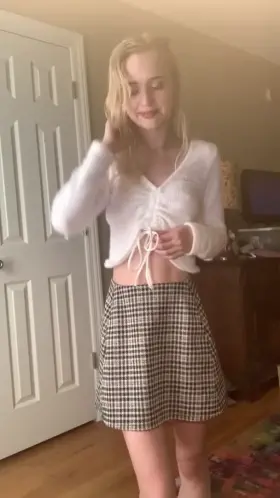 Need a buddy to stroke to hotties like this in person. Anyone from Maine NH or Mass?