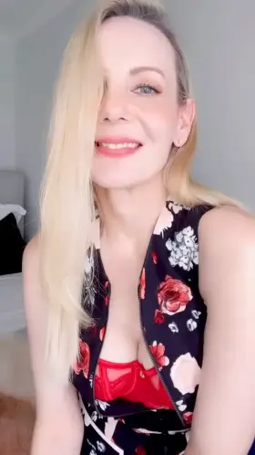 Just wanting to get up close and personal 😘 Aussie MILF (41)