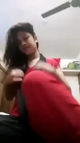 Desi 😍sexy 🥰horny 🍑girl show her 💋nude body video