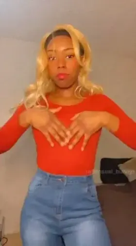 Don’t let my sexiness distract you from the Super Bowl 💞😆