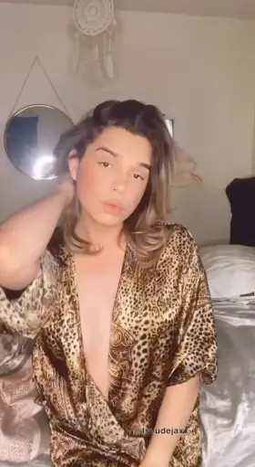 Would you be my cameraman?