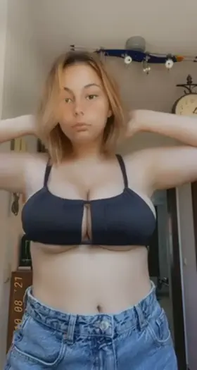 my boobs are too big for this bikini top 😳