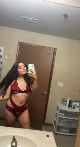 Would you be able to resist if I came onto you? Just curious 🙈