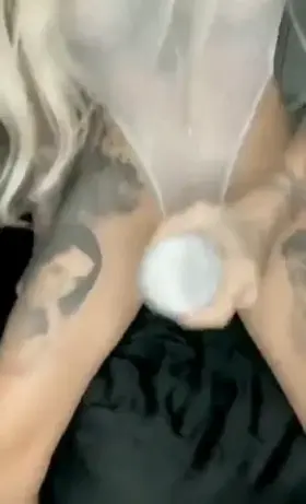 Shemale cums after using toy