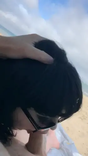Only way to start a vacation is with a face fuck on the beach