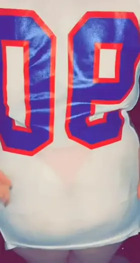 🍑Cutie with a BOOTY alert 🍑 Subscriber now for 50% OFF! ✨ 1-1 messaging ✨ Solo ✨ Fetish friendly ✨ Custom requests 😈 let me know what you want to see.