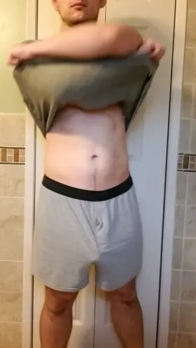 A quick strip before (m)y shower. 😏