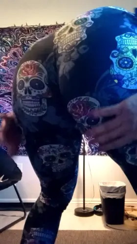 Punishing my ass with hard spanking, then I want you to punish it with your hard dick! 🍆🍑🥵