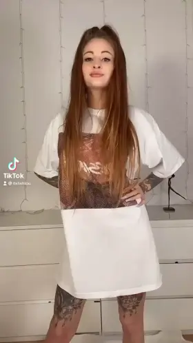 This redhead babe is sexy!