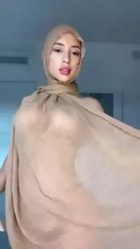 Do You Like Arab Girls ? ( Her Free Album In Comments )