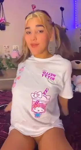 Hold on to my pigtails while you play with me