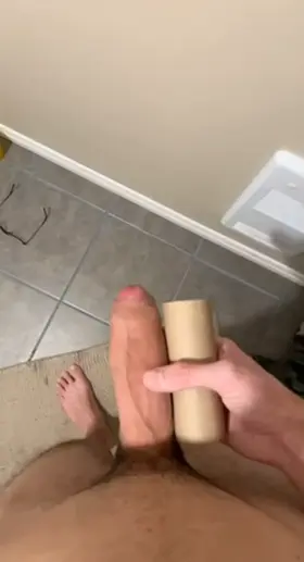 [21] Lmk if my college frat boy softie bigger than your hard cock? Shoot me a dm for more 🍆💦