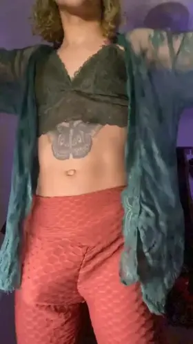 Sorry, I get so horny doing my morning stretches <3