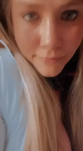 hello daddy I'm new to onlyfans, busty, big-assed and natural blonde, I play in my only with my sister and we want to fulfill your fantasies, we make personalized photos and videos, role-playing games, sado and all your fetishes, our link for you to subscribe to the comments.