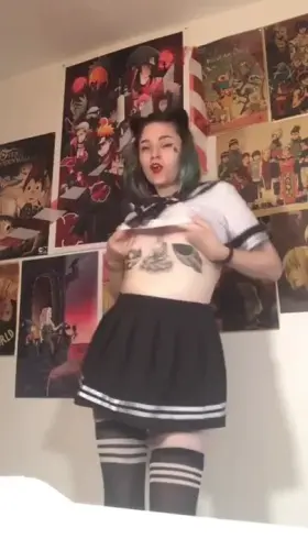 Is this a good view for daddy?🥰😋