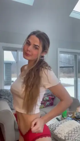 Wanna play with me? (👇🔥CONTENT IN THE COMMENTS👇🔥 )