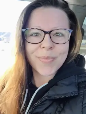 Sending a little bit of sunshine your way! 🤏☀️😋