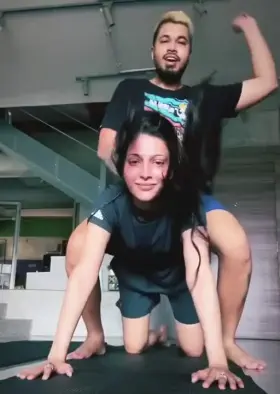 Shruti Hasan Firangi Boyfriend Riding and Spanking her