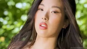 Asian Beauty Queen Elle Lee Poolside Romp