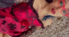 Flowergoth Roze enjoying snowflakes