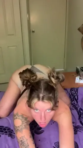 Hoping you enjoy this angle of my pawg booty 😇😇