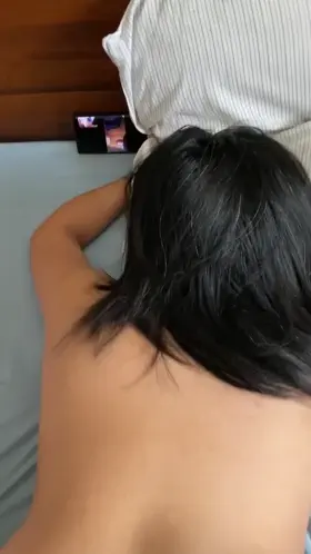 (M) (F) Sunday morning video call with bestfriend.