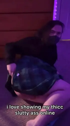 i love being a slut online~ 🖤