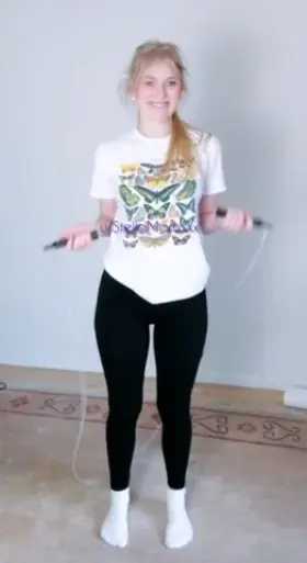 jumping my clothes off with a jump rope 😋