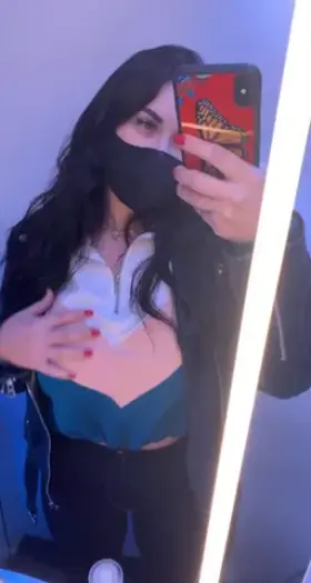 Headed back home, so you know I had to flash my tits in the airplane bathroom for you guys!!