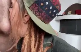 when she un-throats it the way her neck and jawline change shape is mesmerizing. it's like a python (oliviajarden)