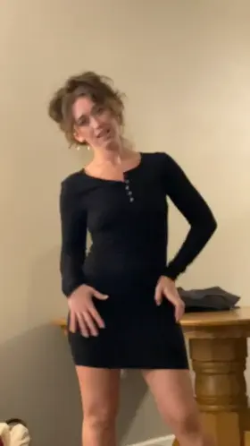 MILF lifts her dress