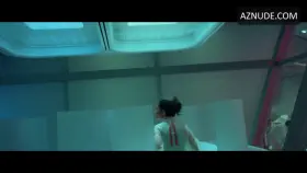 Olivia Munn in The Predator