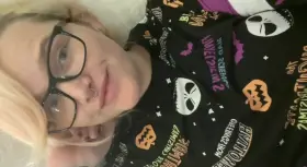 About to rub my pussy before bed sighhh wish I had someone to do it for me 🥴