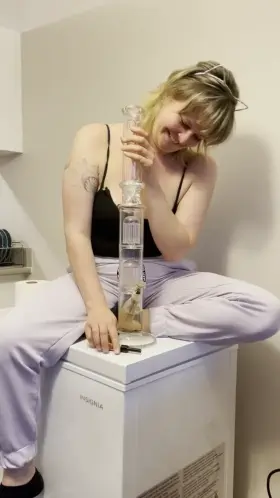 Breaking in my brand new bong Bubbles ❤️‍🔥