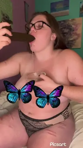 A deepthroat attempt with hella drool 🥵🤤