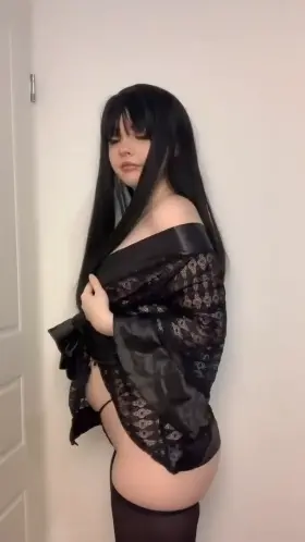 Do you like cosplay girls?