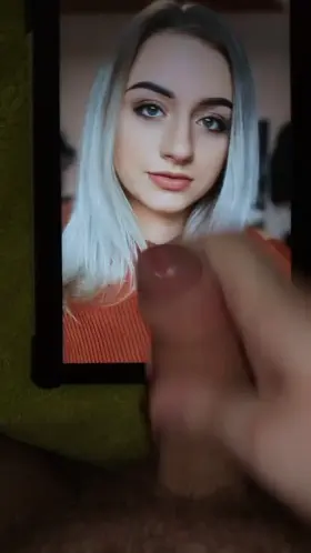 Pretty face gets the cum