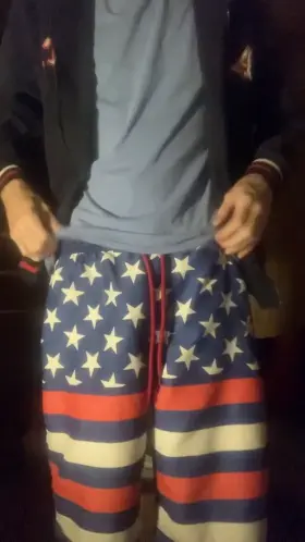 Daddy is hungry for muffins .