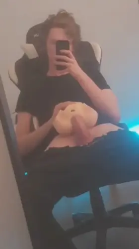 (20m) Wanna replace my toy?