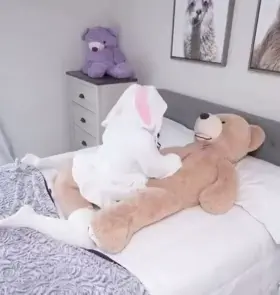 Stepsis can’t hold back her urges anymore.