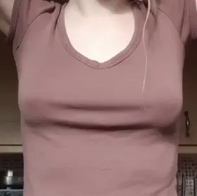 Kitchen bounce.. [f]