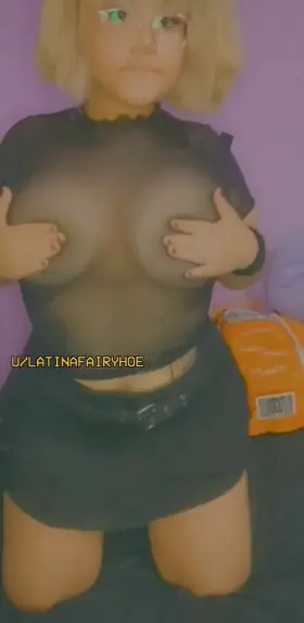 Can I be your latina fuck toy, Daddy?😈