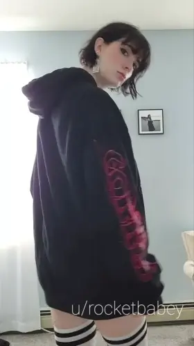 Big titty goth gf (OC)